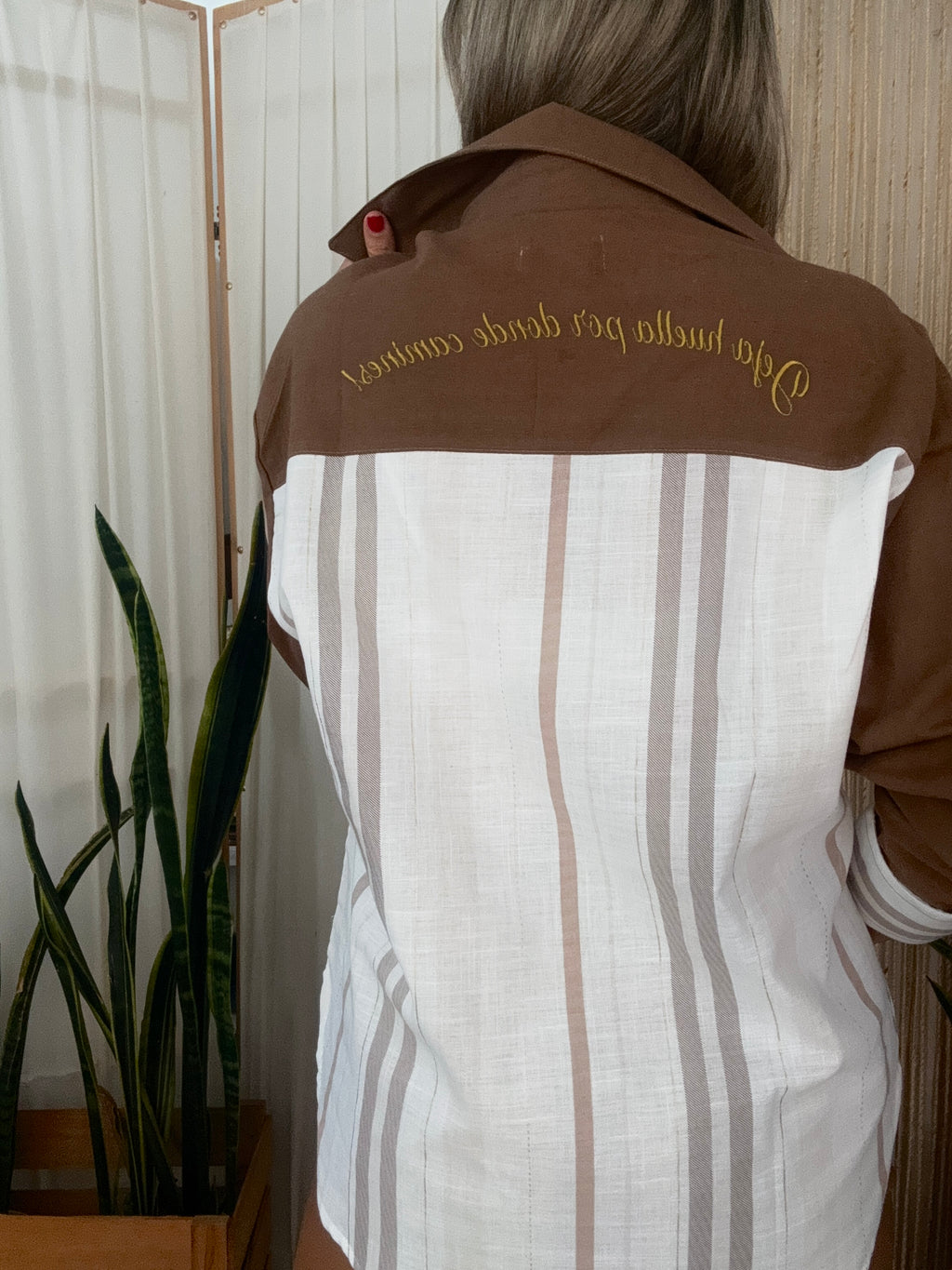 Camisa Huellas Café