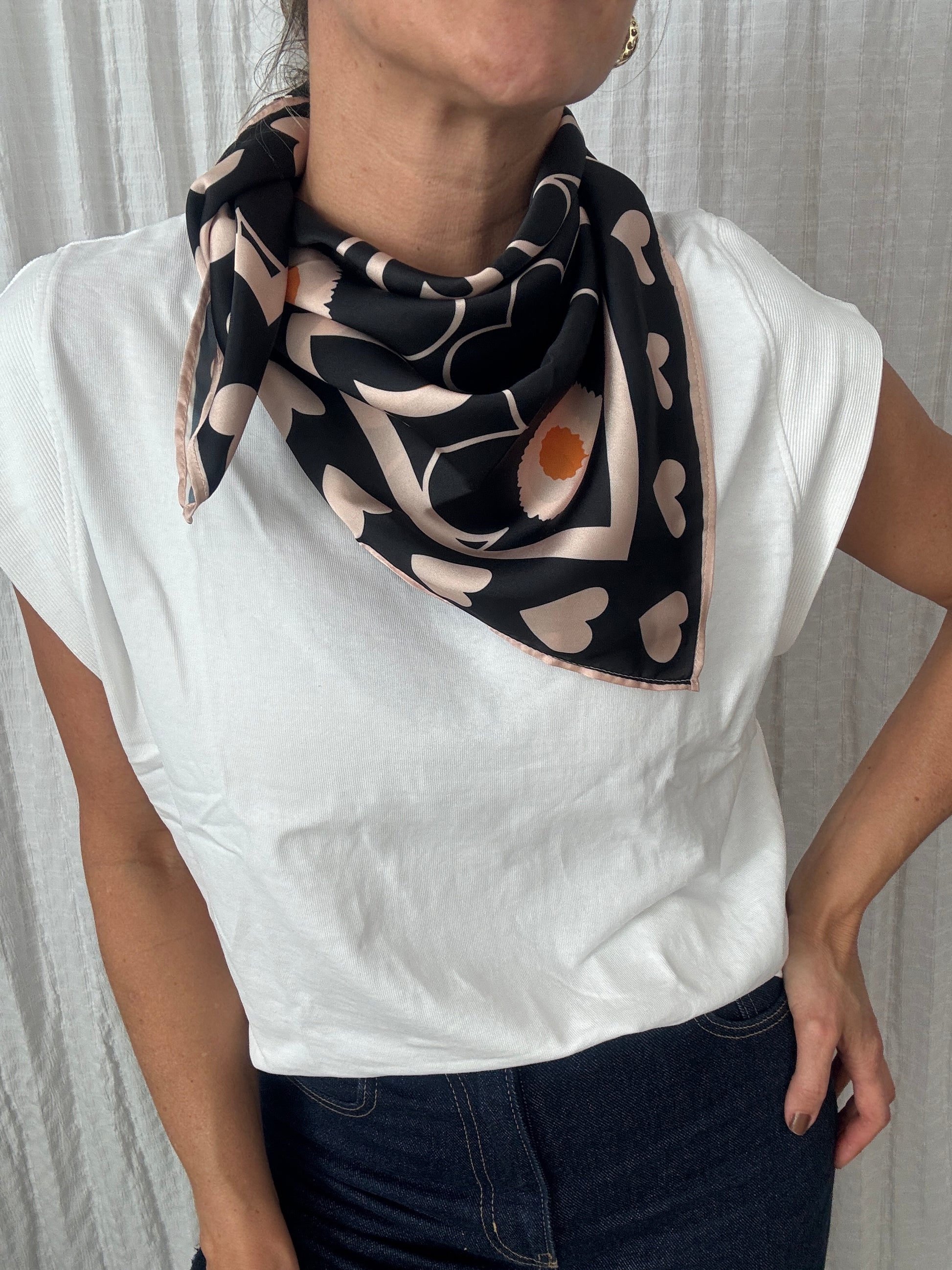 Pañoleta Flores Mil